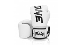 Боксерские перчатки Fairtex One ChampionShip white 14 oz Боксерские перчатки Fairtex One ChampionShip white 14 oz