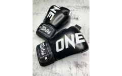 Боксерские перчатки Fairtex One ChampionShip black 16 oz Боксерские перчатки Fairtex One ChampionShip black 16 oz